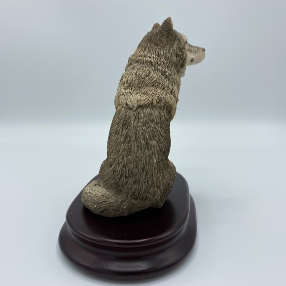 Vintage Sandicast Wolf Statue Figurine Art M501 with Stand - Picture 10 of 11